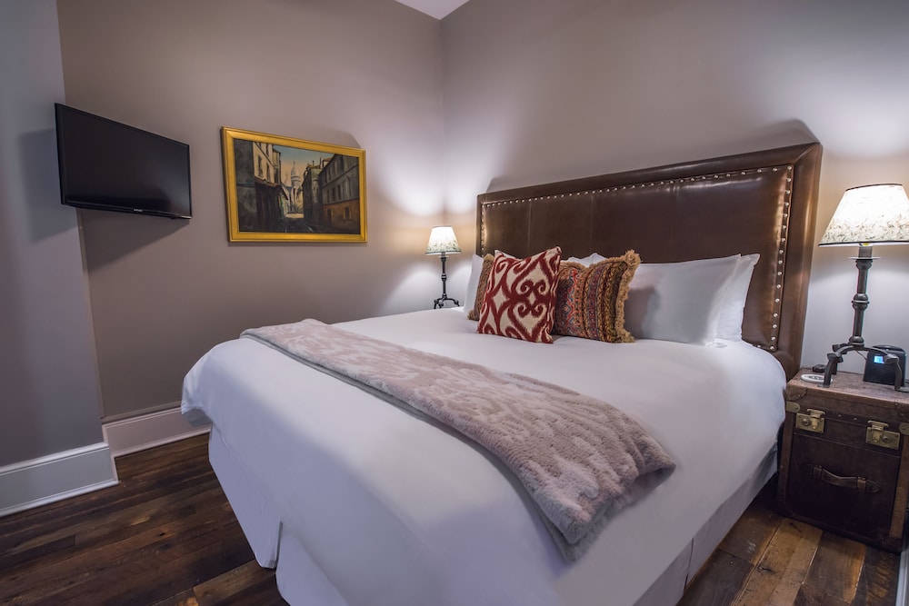 Luxury Suite, 1 King Bed photo 3