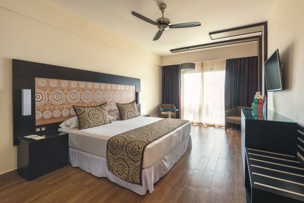 Junior Suite, Balcony, Partial Sea View (GEN)