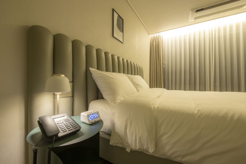 Standard Double Room - Photo 7