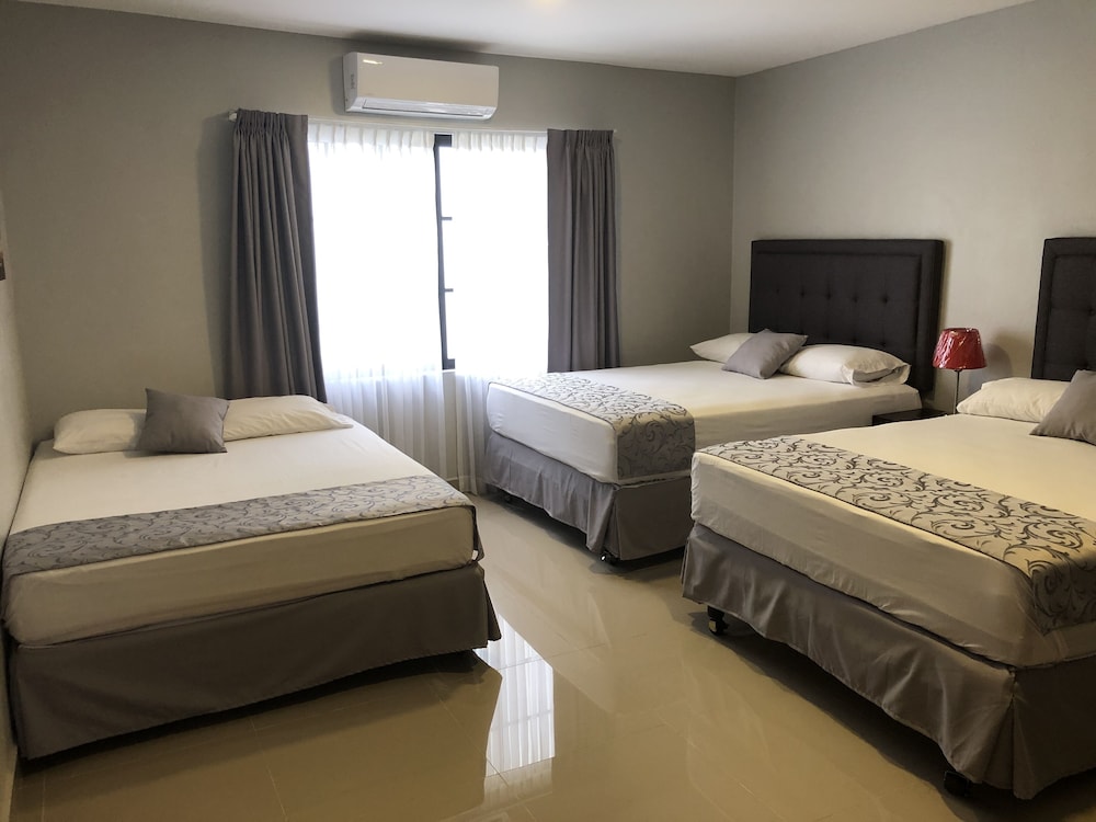Triple Room, Multiple Beds, Mountain View