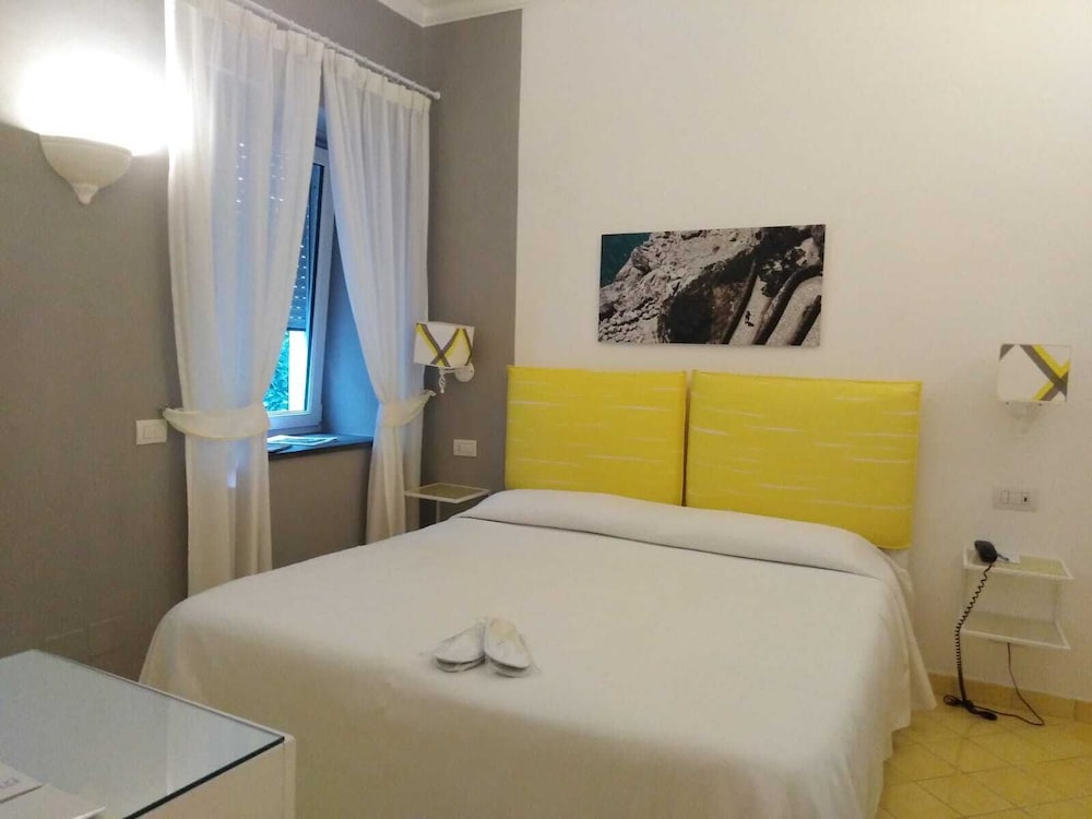 Classic Double room with queen bed or 2 separated beds