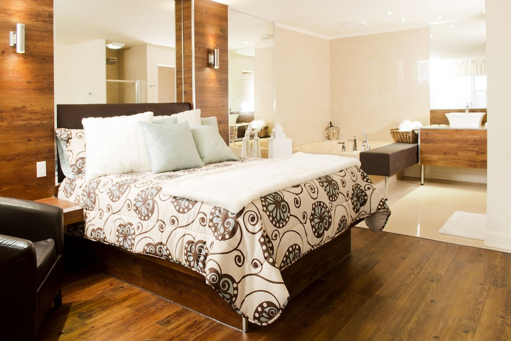 Romantic Suite, 1 Bedroom, Hot Tub photo 1