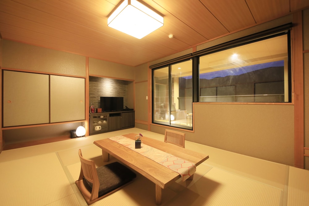 [Main Building] Japanese Style Superior with Roten buro, Non Smoking (Adult Fee:3+yr) photo 3