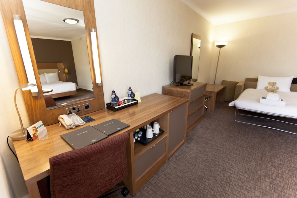 Hilton Family Room photo 3