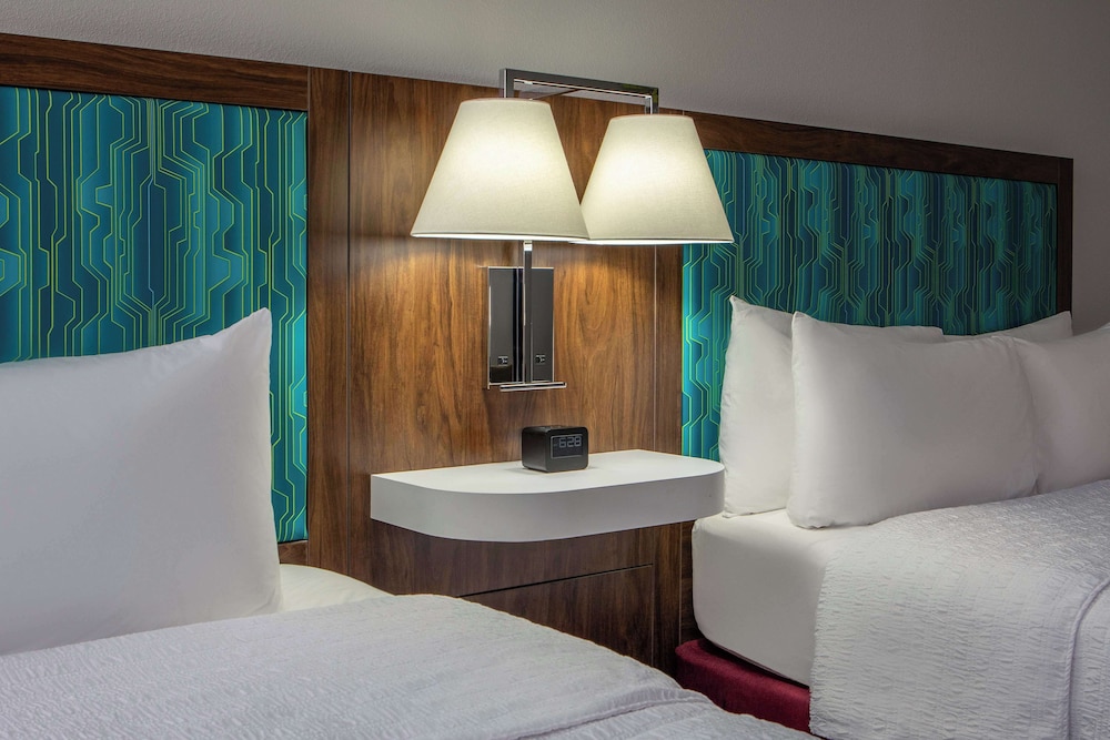 Room, 1 King Bed, Accessible, Non Smoking - Photo 5