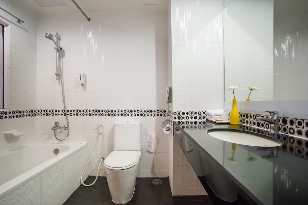 Deluxe Room, Sea View - Photo 10