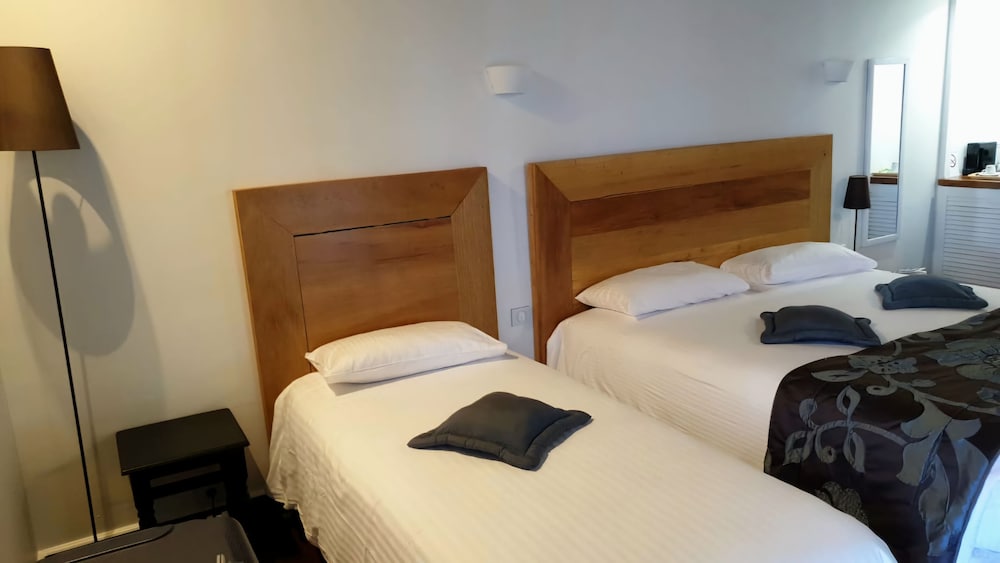 Deluxe Triple Room photo 2