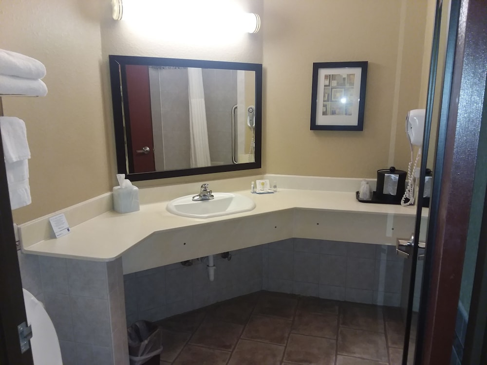 Suite, Multiple Beds - Photo 4