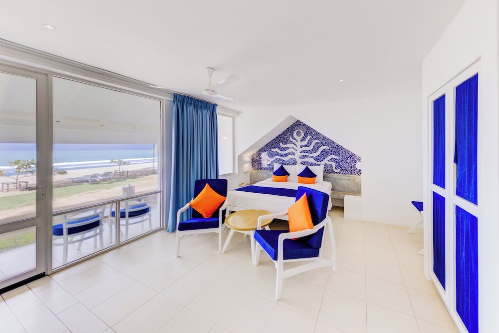 Beach Chalet Twin photo 1