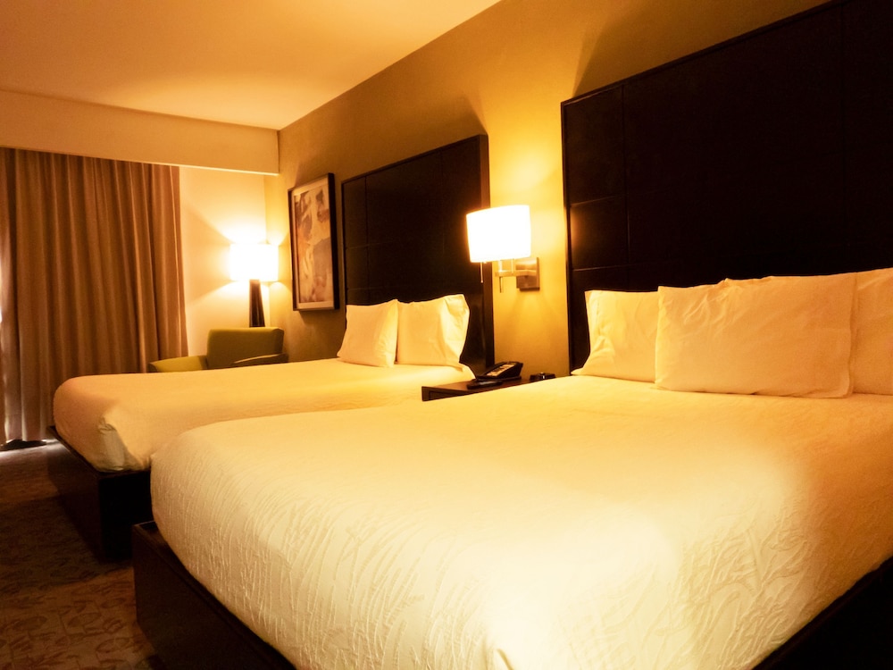 Standard Double Room, 2 Queen Beds - Photo 5