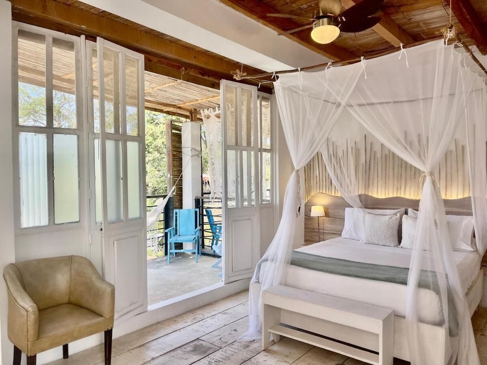 Deluxe Room, Balcony