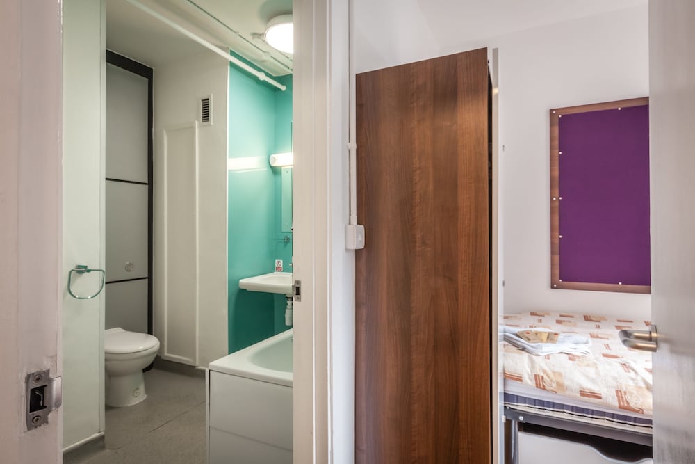 Standard Twin Room, 2 Twin Beds, Ensuite photo 1