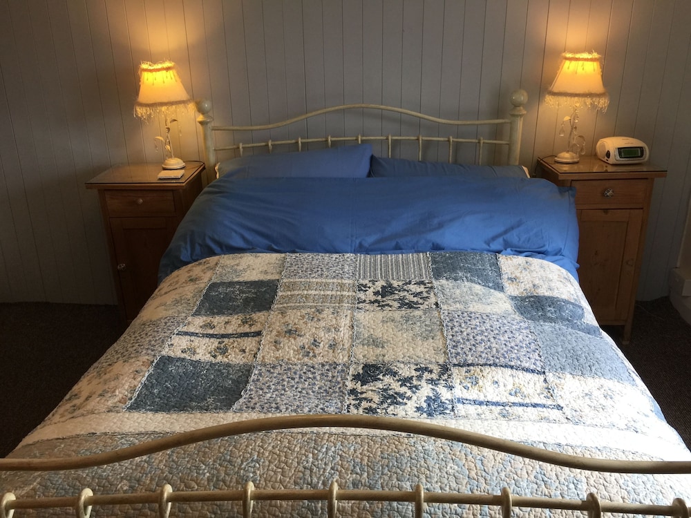Ashleigh Room, Ensuite photo 3