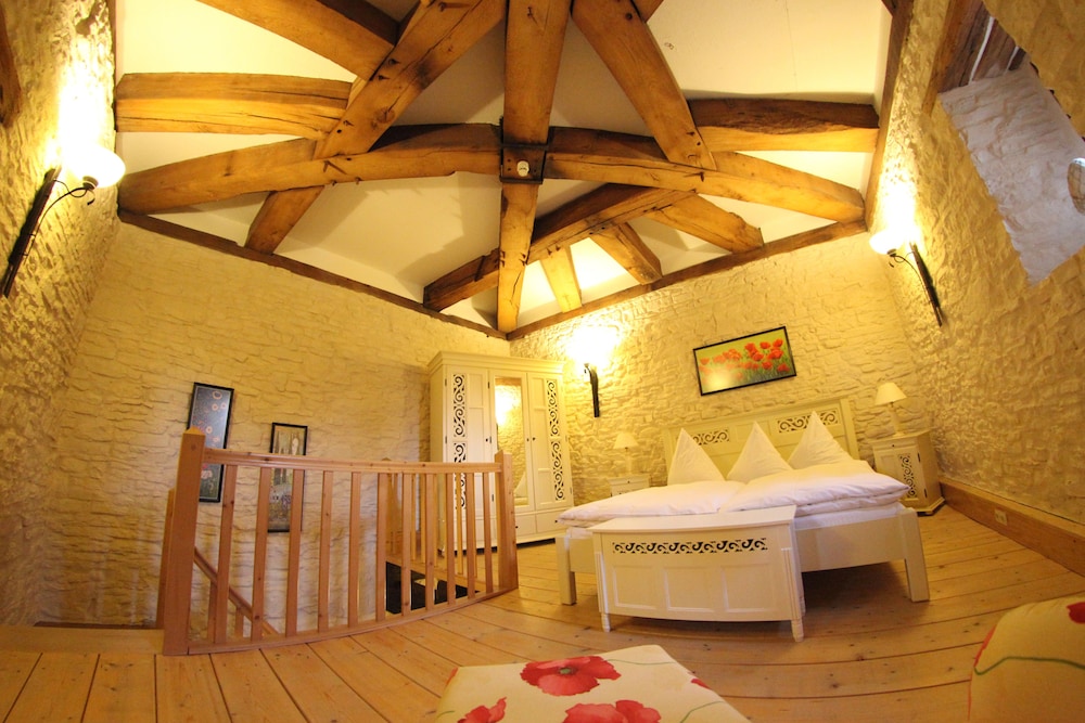 Tower Room, 3 floors, small windows photo 1