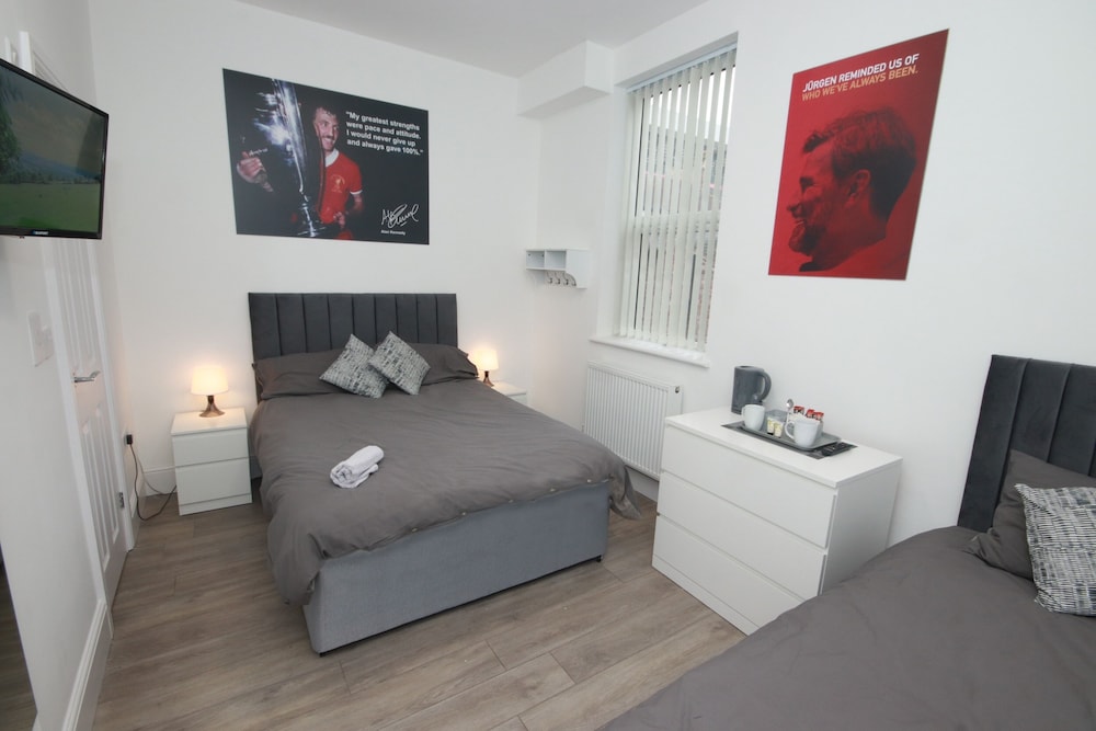 Triple Room, Multiple Beds, Ensuite photo 1