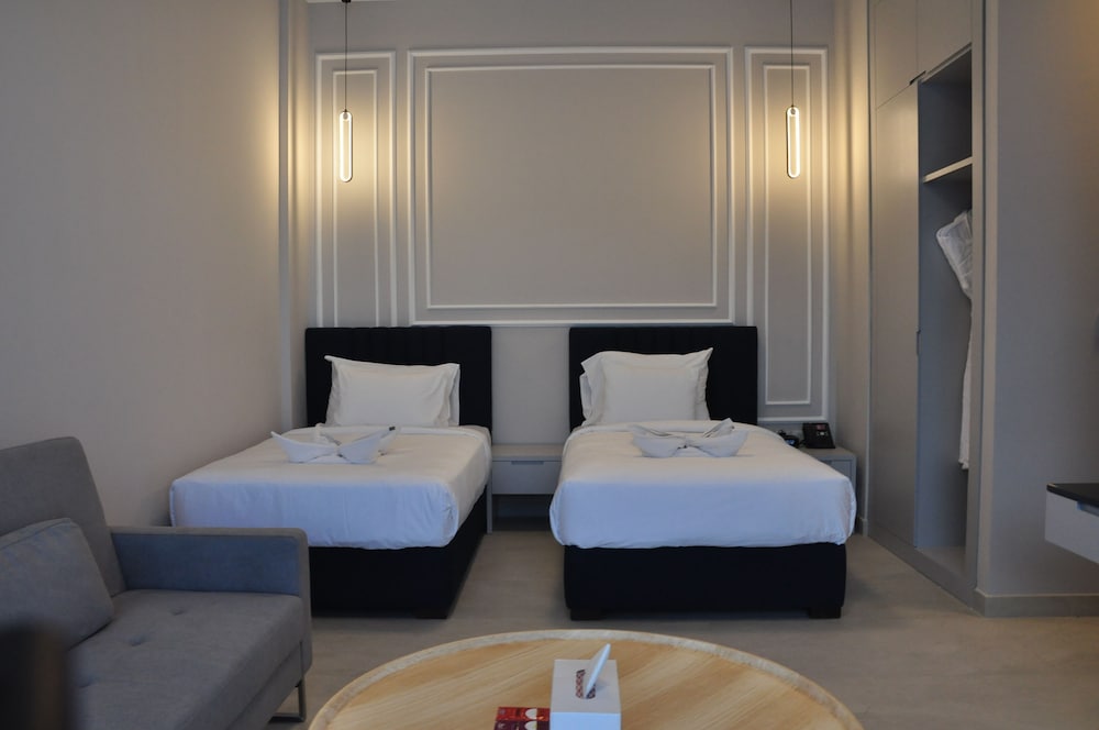Chalet, 1 Bedroom, Pool Access photo 2