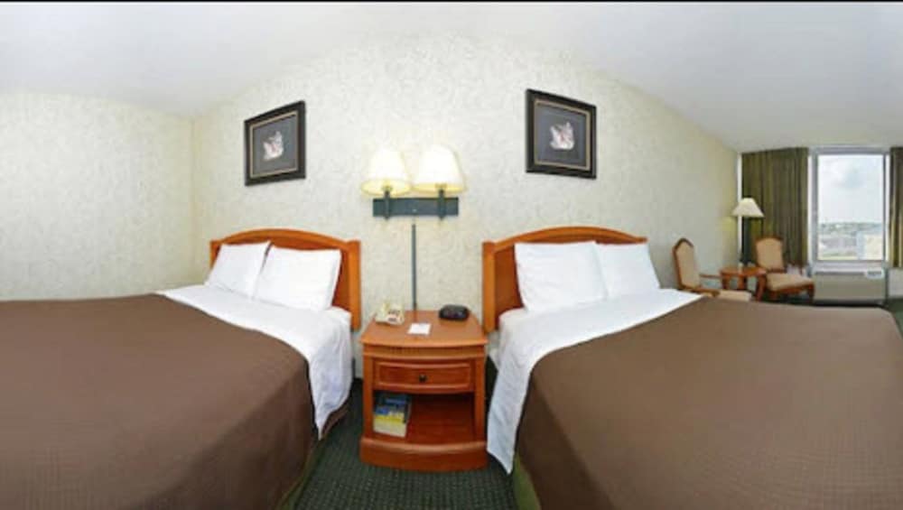 Double Room, 2 Double Beds, Non Smoking - Photo 2