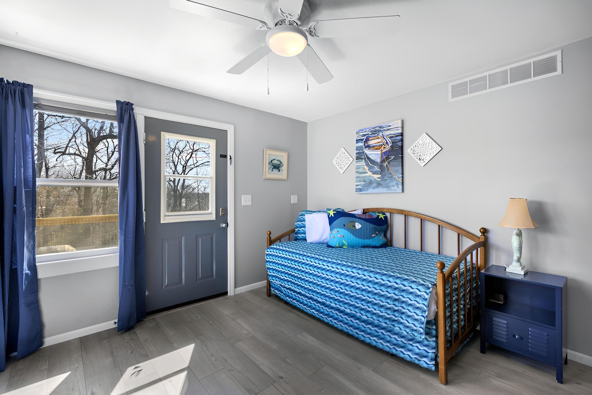 House, Multiple Beds, Patio photo 2
