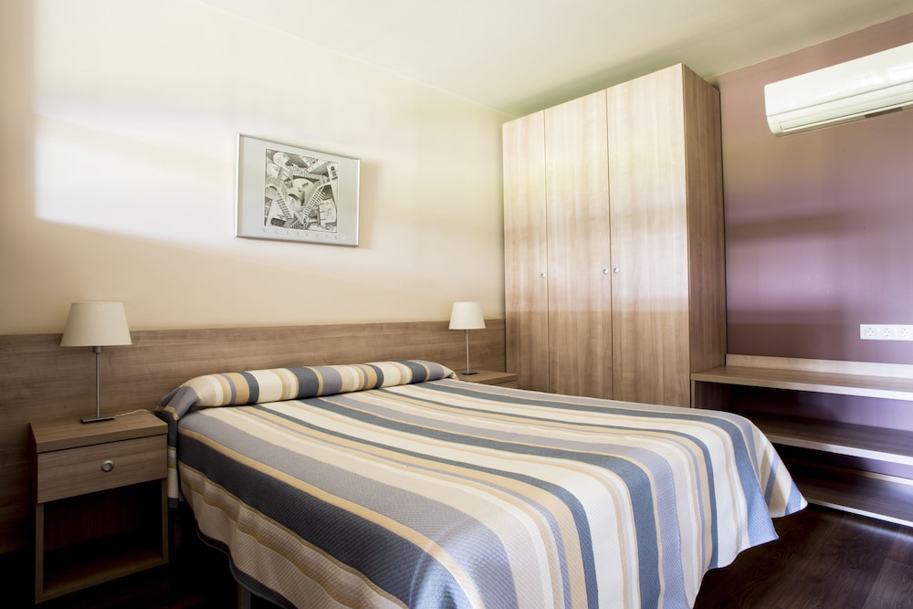 Executive Studio, 1 Queen Bed, Kitchenette photo 3