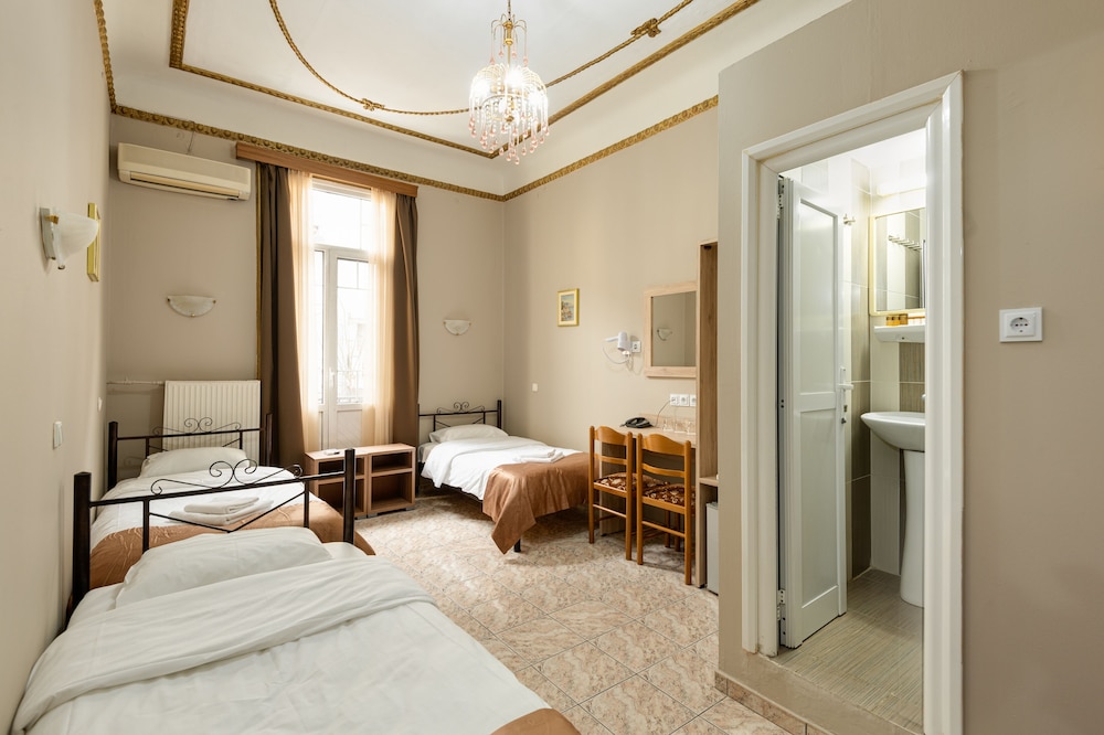 Standard Triple Room - Photo 2