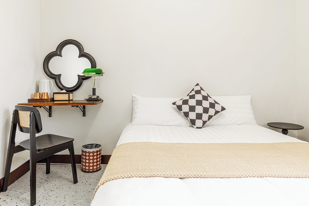 Two-Bedroom Suite - Photo 8