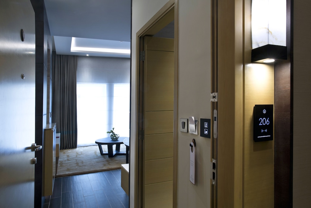 Executive Suite photo 2