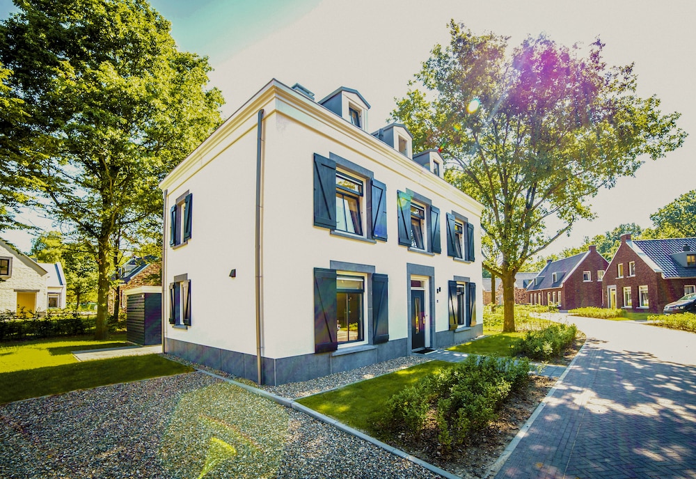Luxury Villa, 6 Bedrooms, Sauna (Notarishuis LUXE)