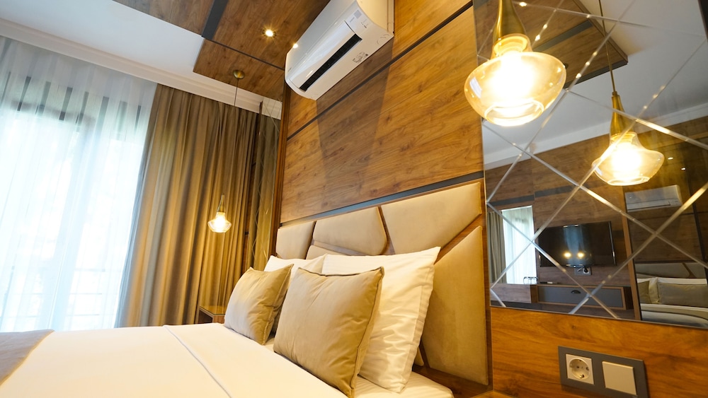 Standard Double Room - Photo 11