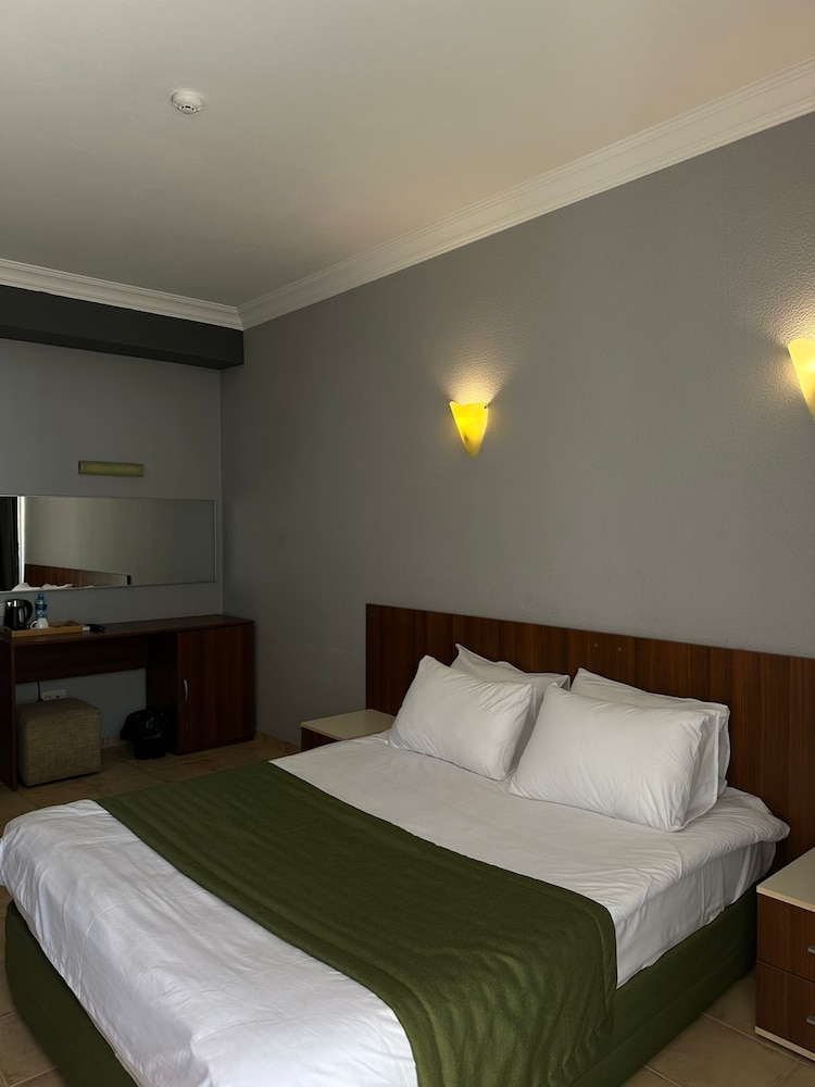Deluxe Suite photo 2