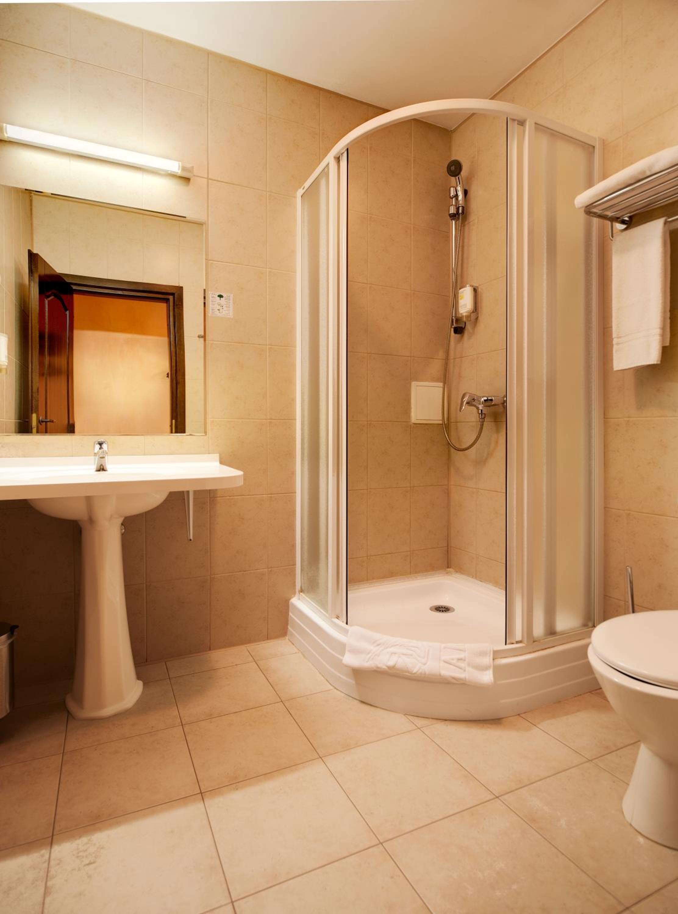 Standard Triple Room photo 2