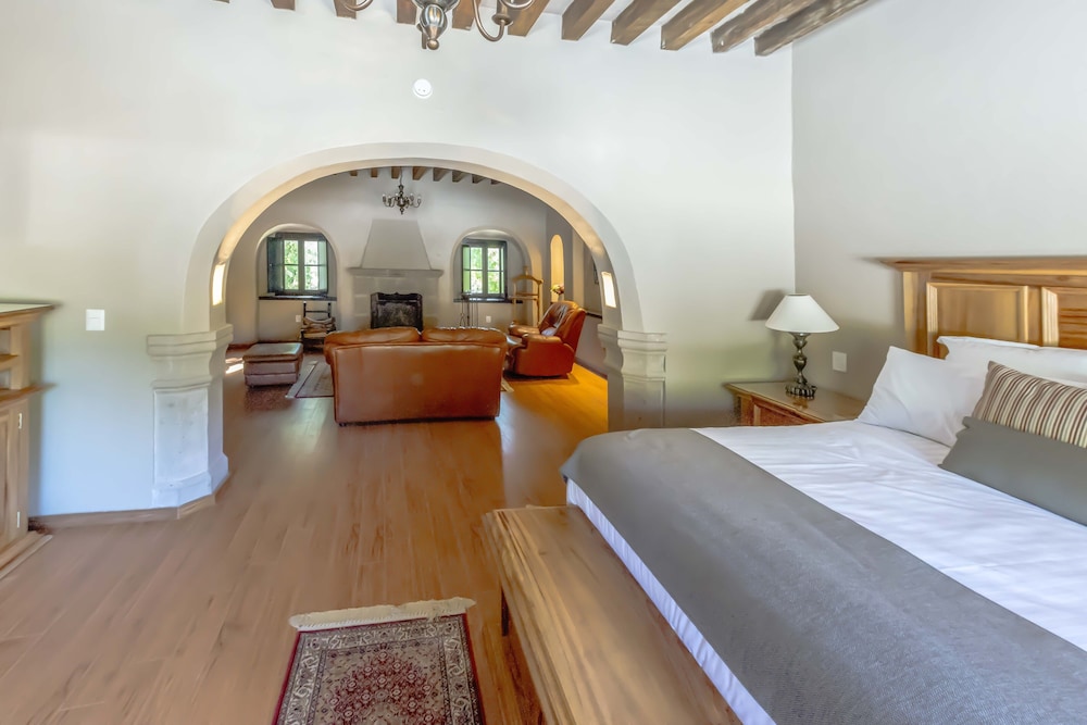 Luxury Suite, 1 King Bed