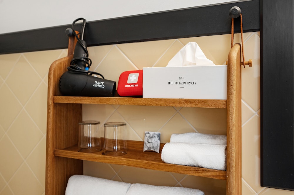 Premier Room, 1 Queen Bed (Self Check-in with Virtual Front Desk) photo 3