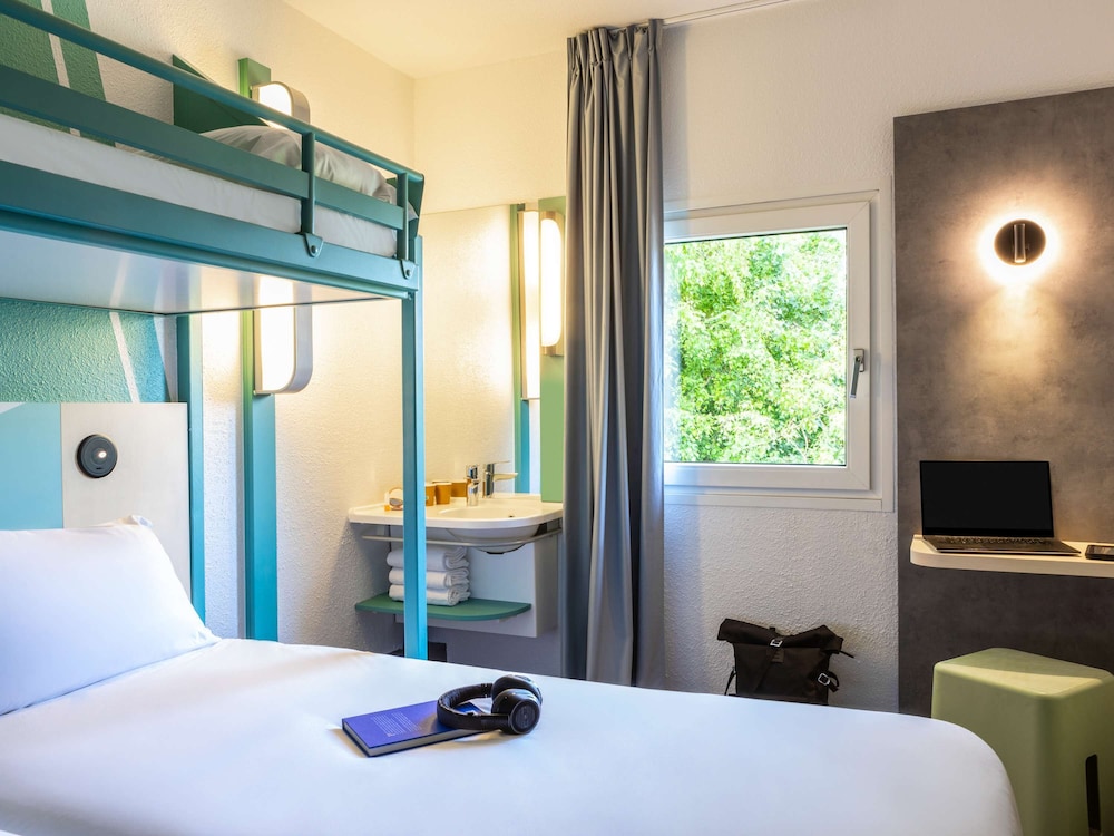 Triple Room, 3 Twin Beds photo 3