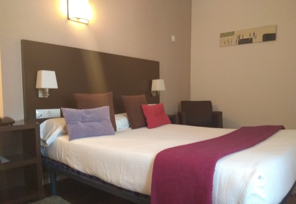 Room, 1 Double Bed - Photo 2