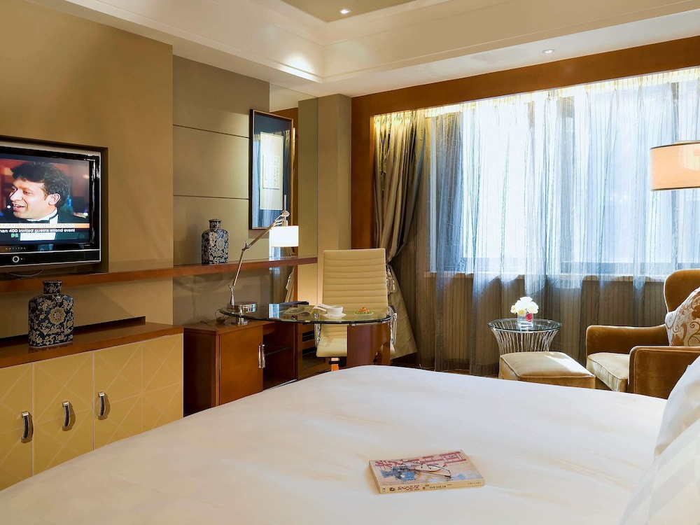 Luxury room, 2 single beds, High floor, city view photo 2