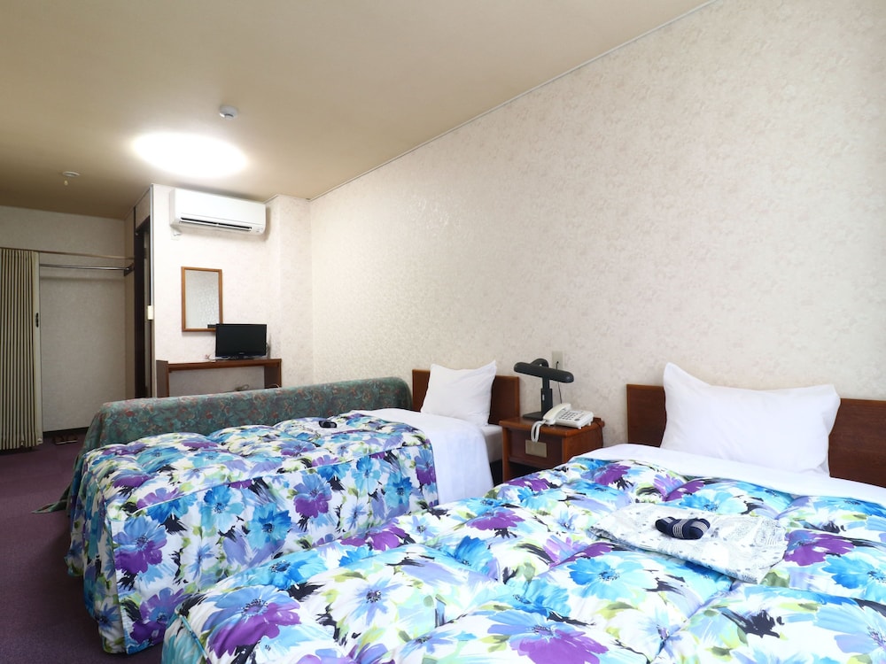 Twin Room, Non Smoking photo 2