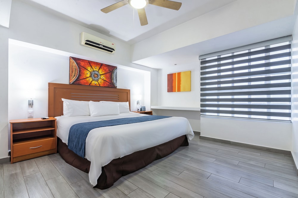 Royal Suite, 3 Bedrooms - Photo 1