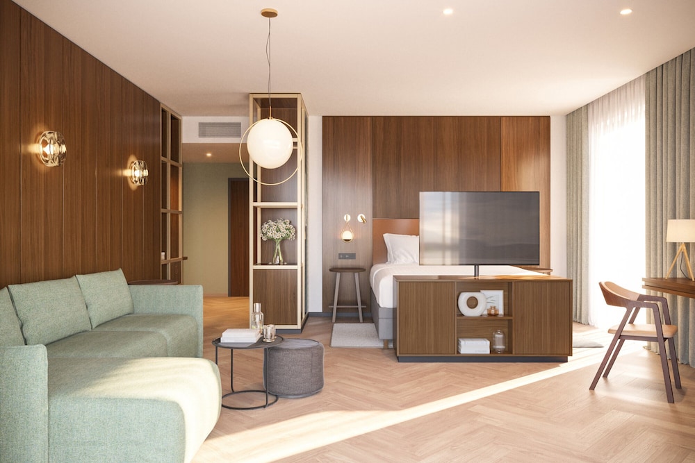 Royal Suite, Lakeside