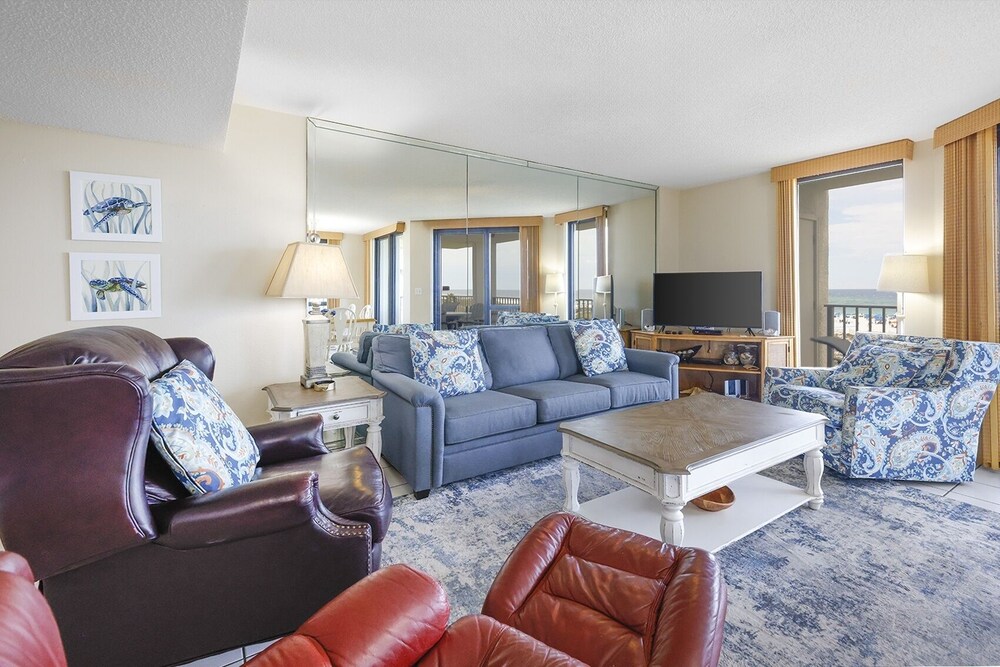 Condo, 3 Bedrooms