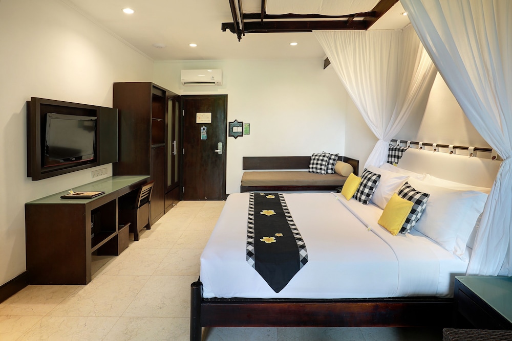 Deluxe Room (No View) photo 3