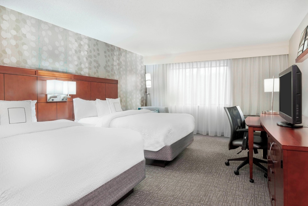 Room, 2 Queen Beds - Photo 1