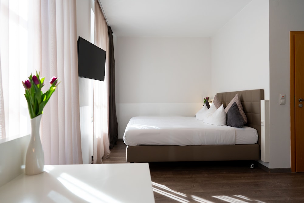 Suite, Accessible, Private Bathroom