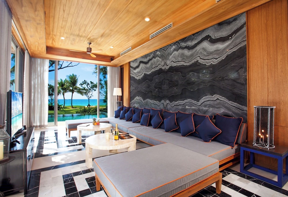 5BR Beachfront Pool Villa photo 2