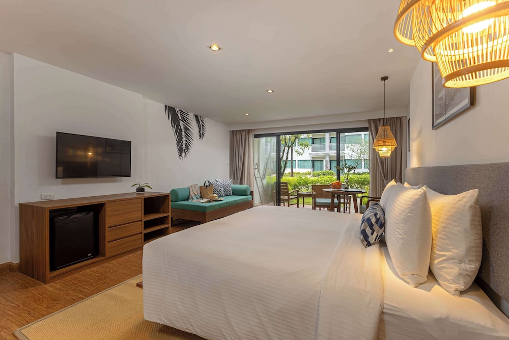 Premier Room, 1 King Bed with Sofa bed, Terrace (Garden)