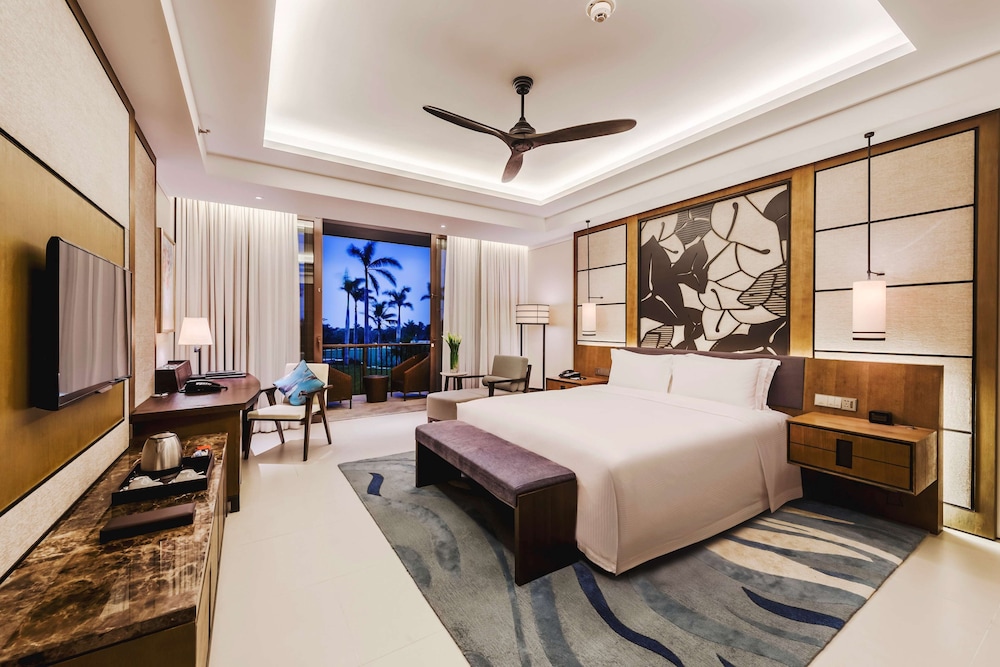 Garden View King Bed Room