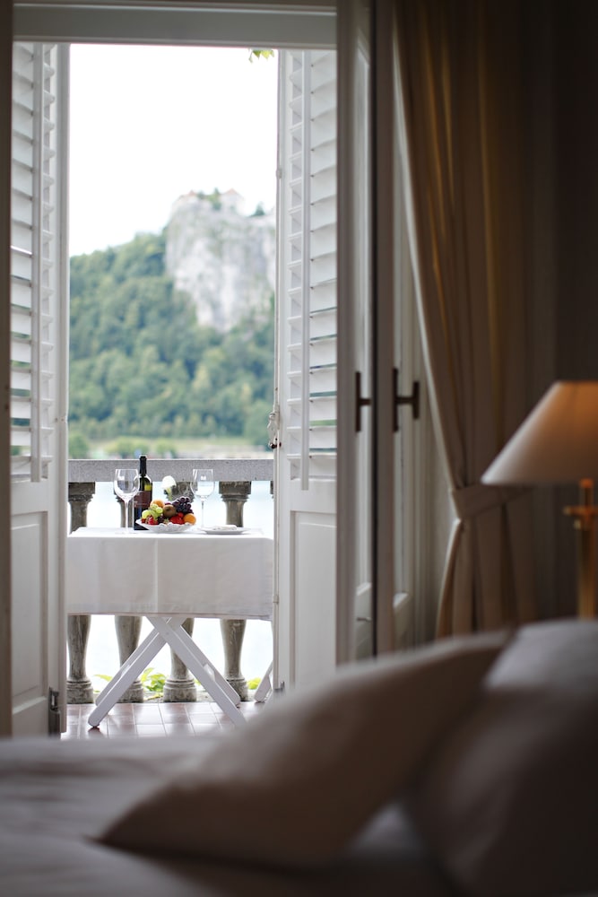 Double Room, Balcony, Lake View photo 3