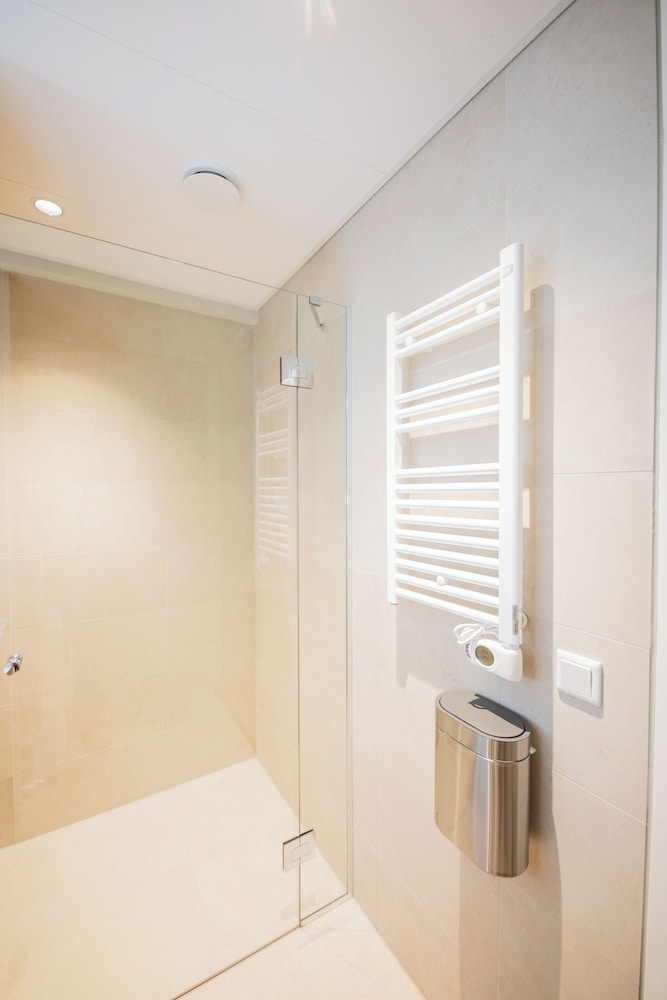 KS71W- Serviced Studio PH Apartment +B photo 2