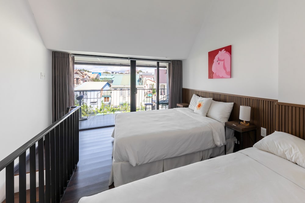 Panoramic Room, Balcony, City View