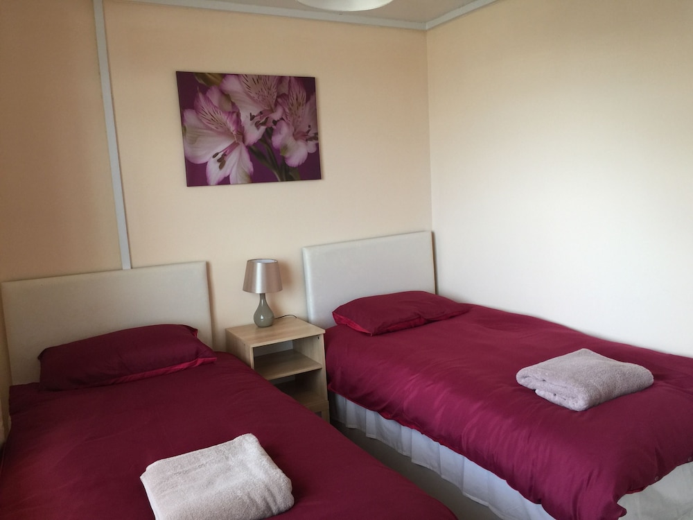 Twin Room - Photo 3