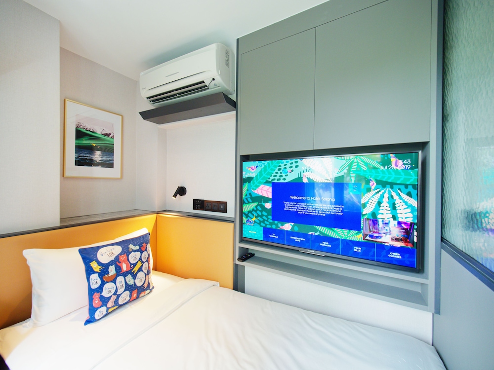 Deluxe Single photo 2